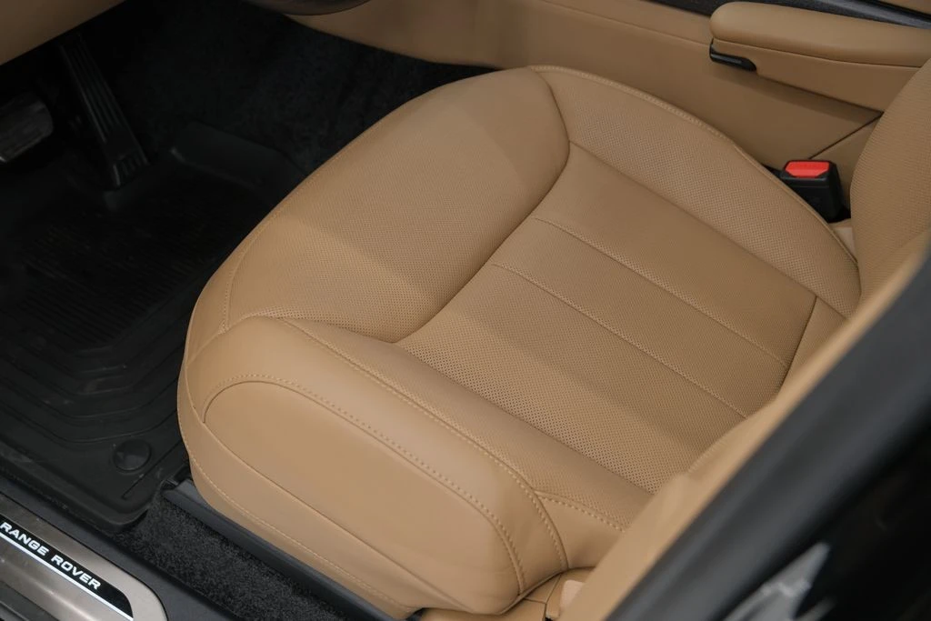 2026 Land Rover Range Rover L460 - Image 12 of 31