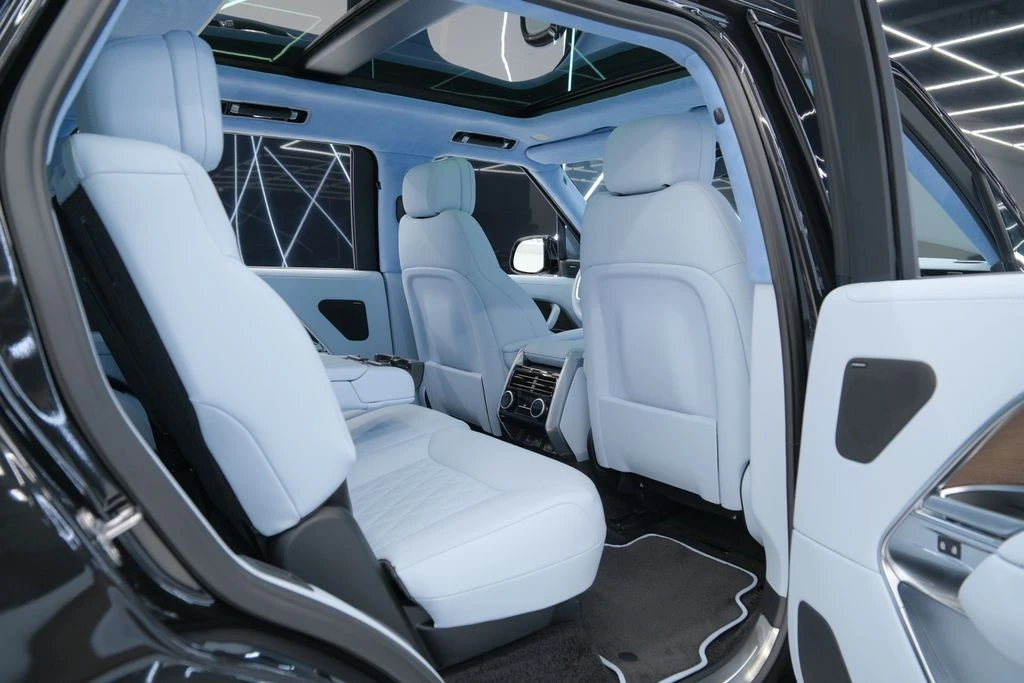 2026 Land Rover Range Rover L460 - Image 23 of 31