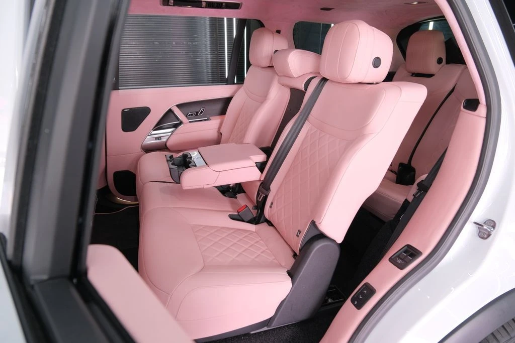 2026 Land Rover Range Rover L460 - Image 22 of 31