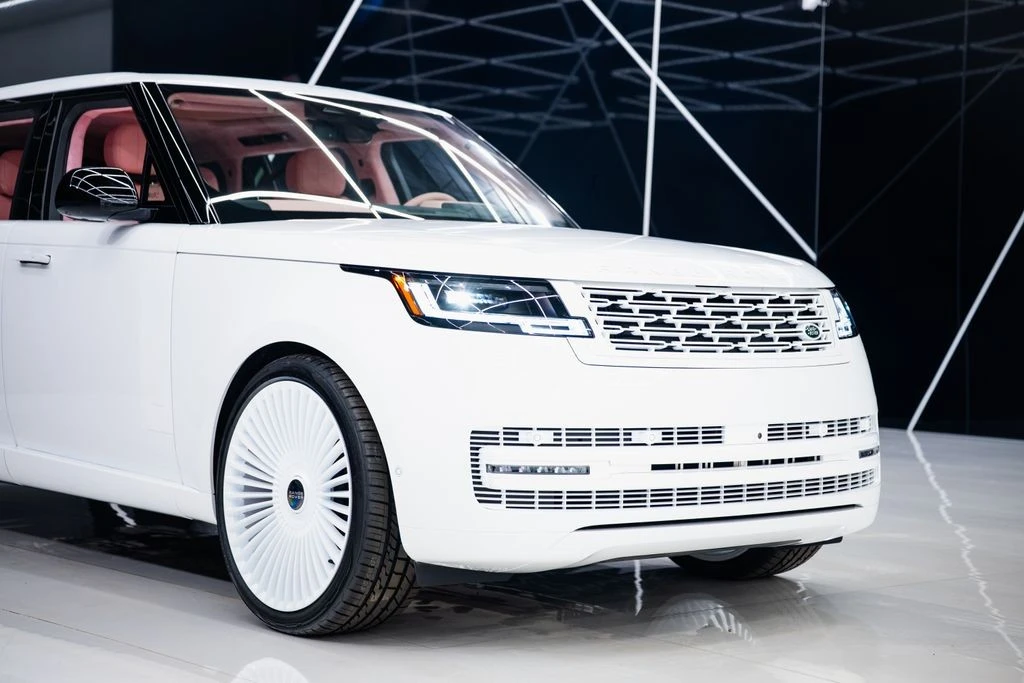 2026 Land Rover Range Rover L460 - Image 5 of 31