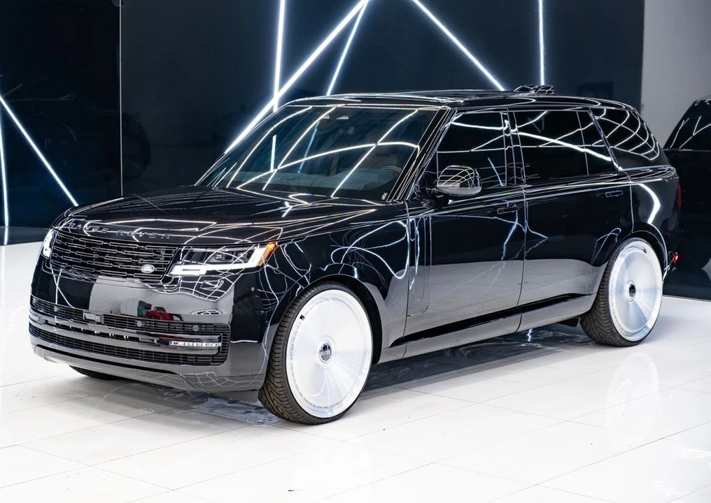 2026 Land Rover Range Rover L460 - Image 3 of 31