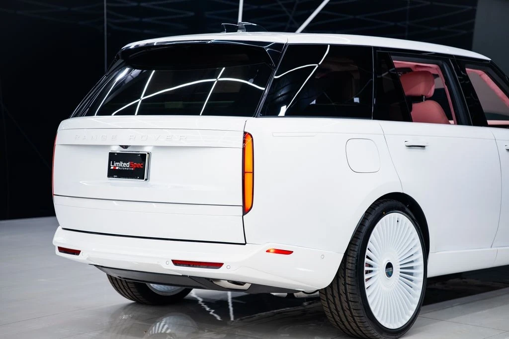 2026 Land Rover Range Rover L460 - Image 26 of 31