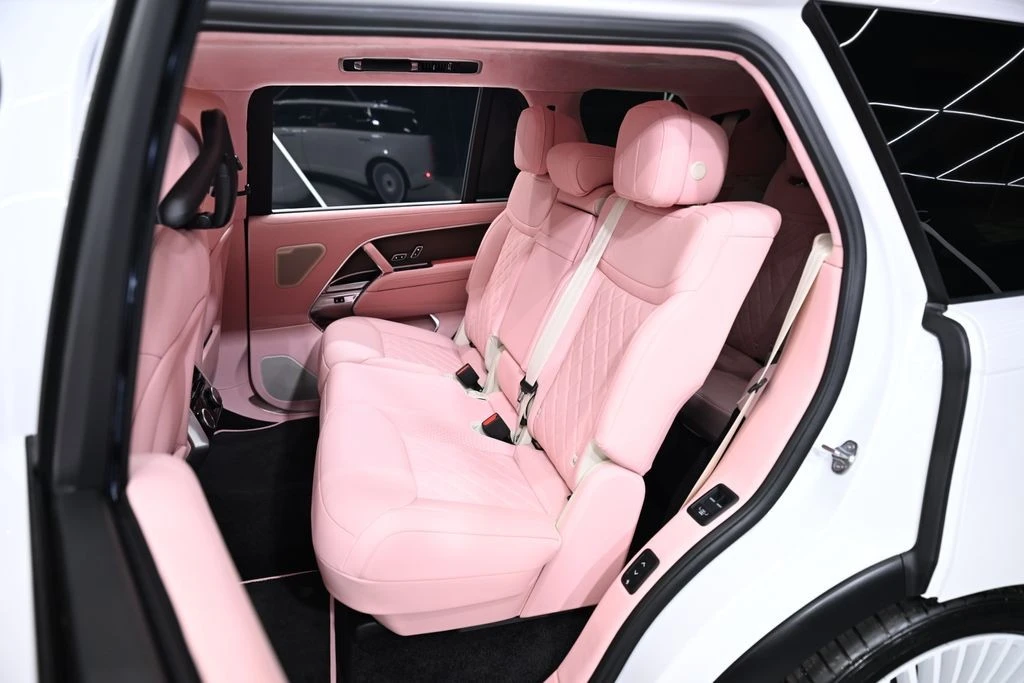 2026 Land Rover Range Rover L460 - Image 17 of 31