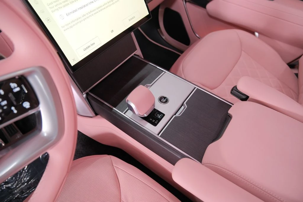2026 Land Rover Range Rover L460 - Image 14 of 31