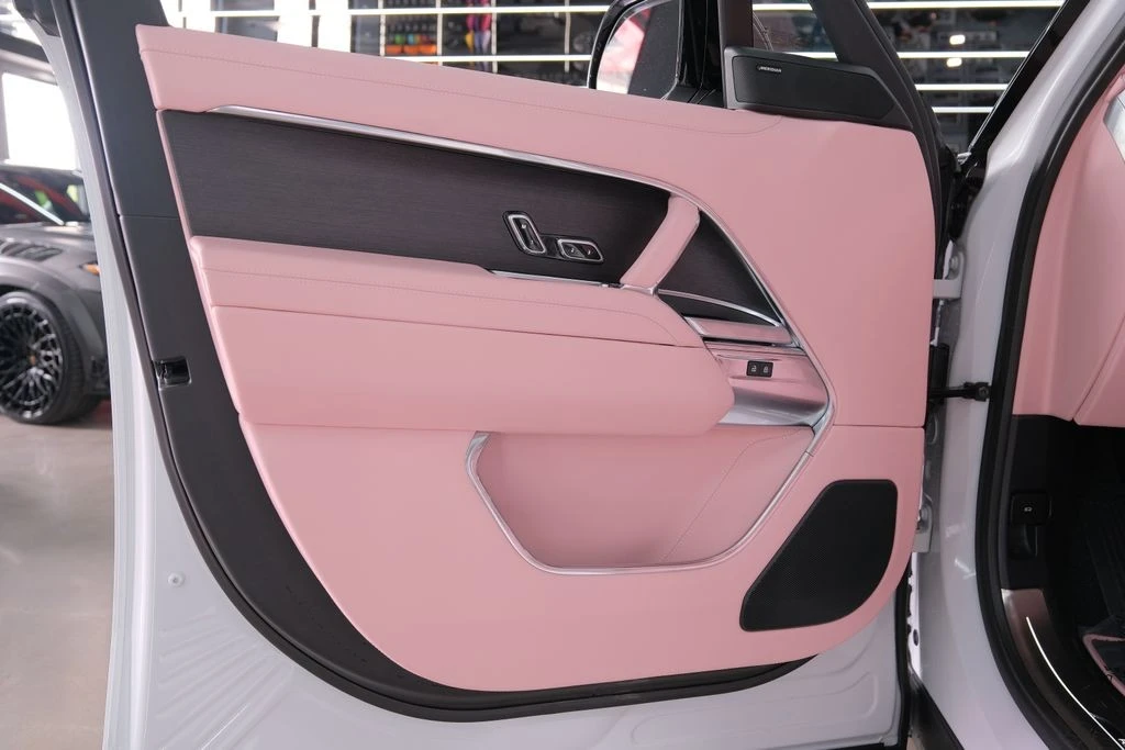 2026 Land Rover Range Rover L460 - Image 18 of 31
