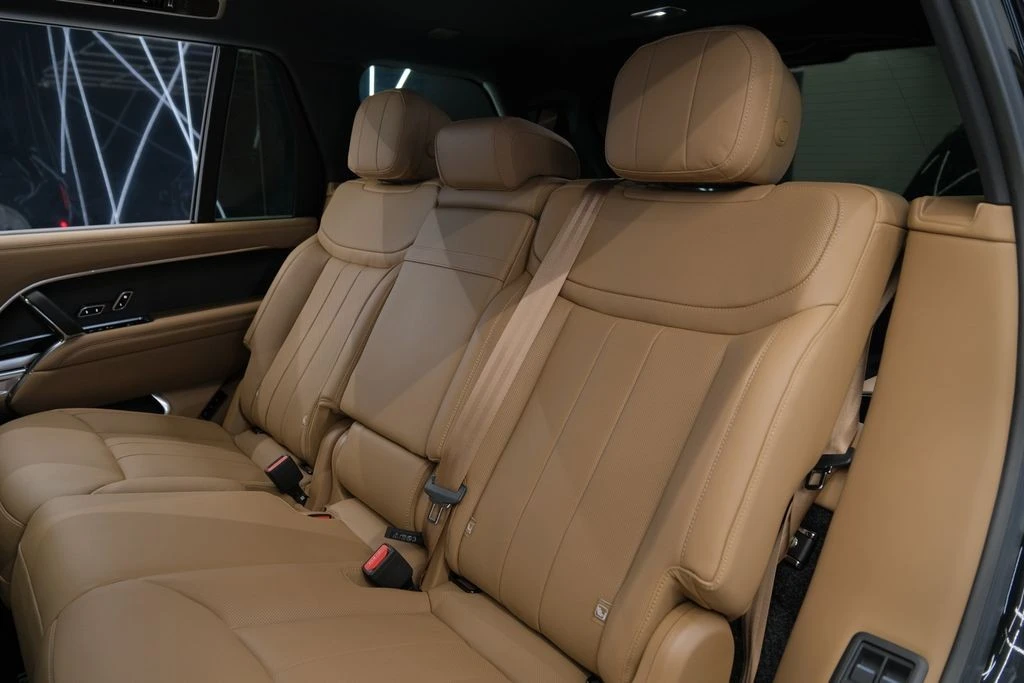 2026 Land Rover Range Rover L460 - Image 15 of 31