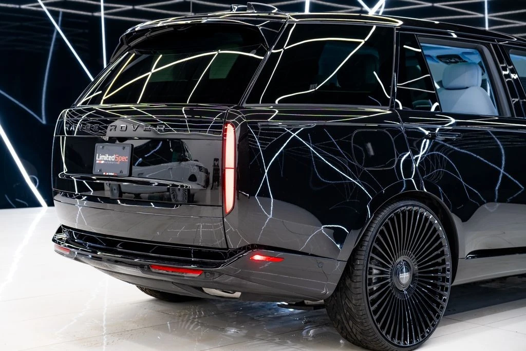 2026 Land Rover Range Rover L460 - Image 13 of 31