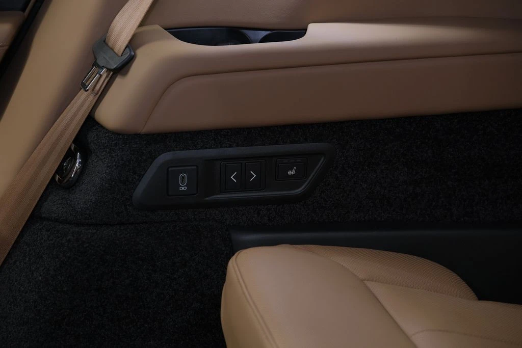 2026 Land Rover Range Rover L460 - Image 20 of 31