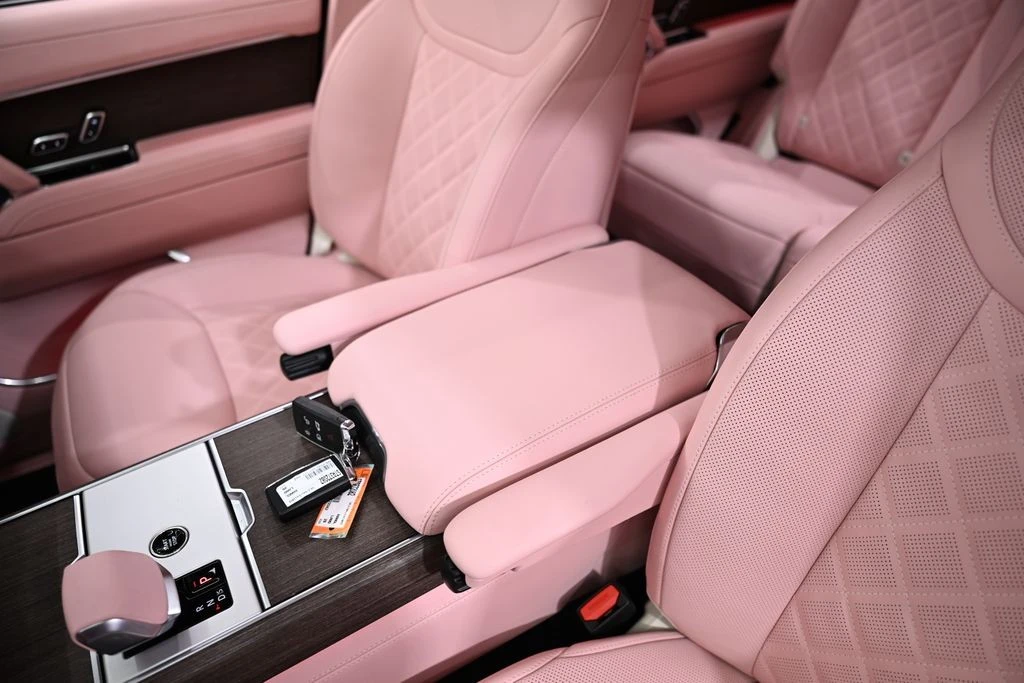 2026 Land Rover Range Rover L460 - Image 15 of 31