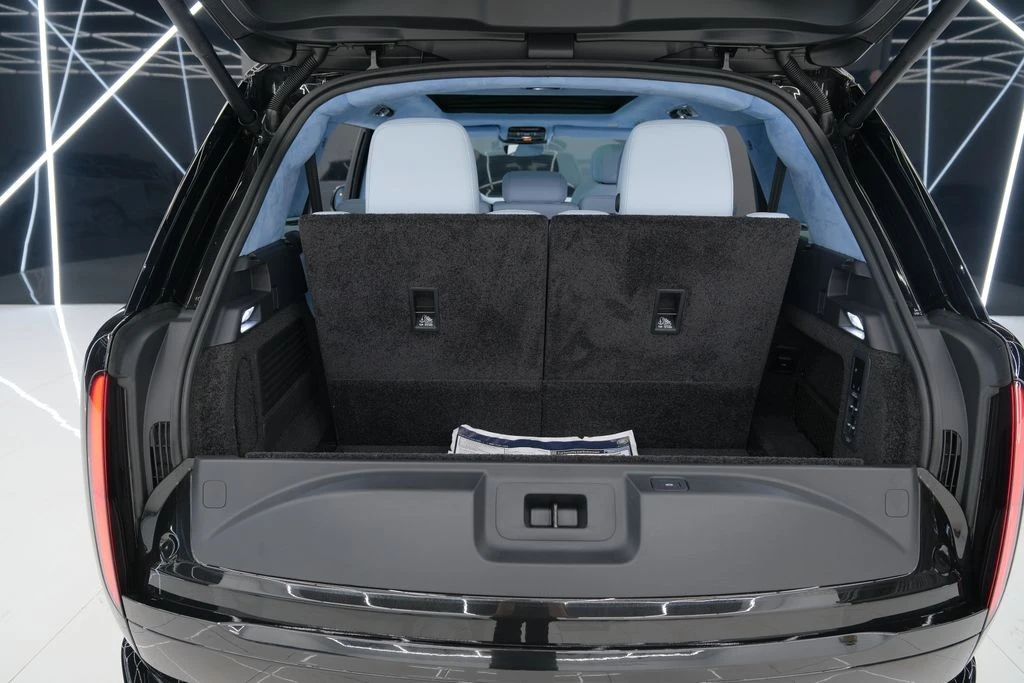 2026 Land Rover Range Rover L460 - Image 15 of 31