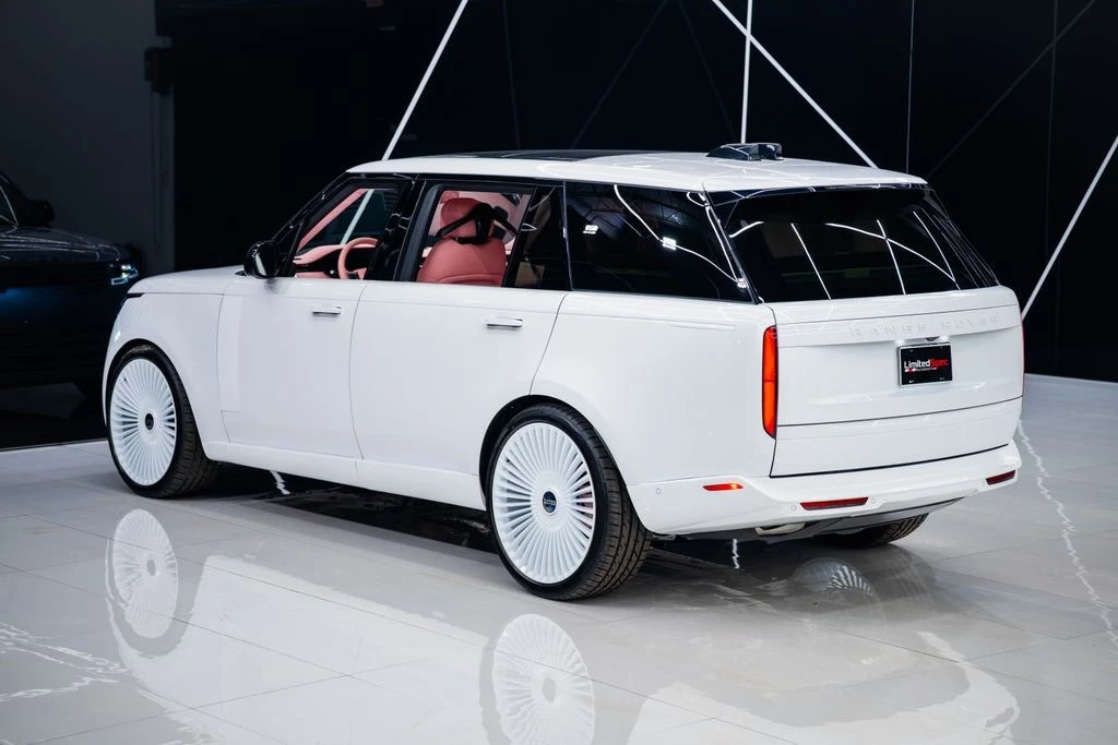 2026 Land Rover Range Rover L460 - Image 29 of 31