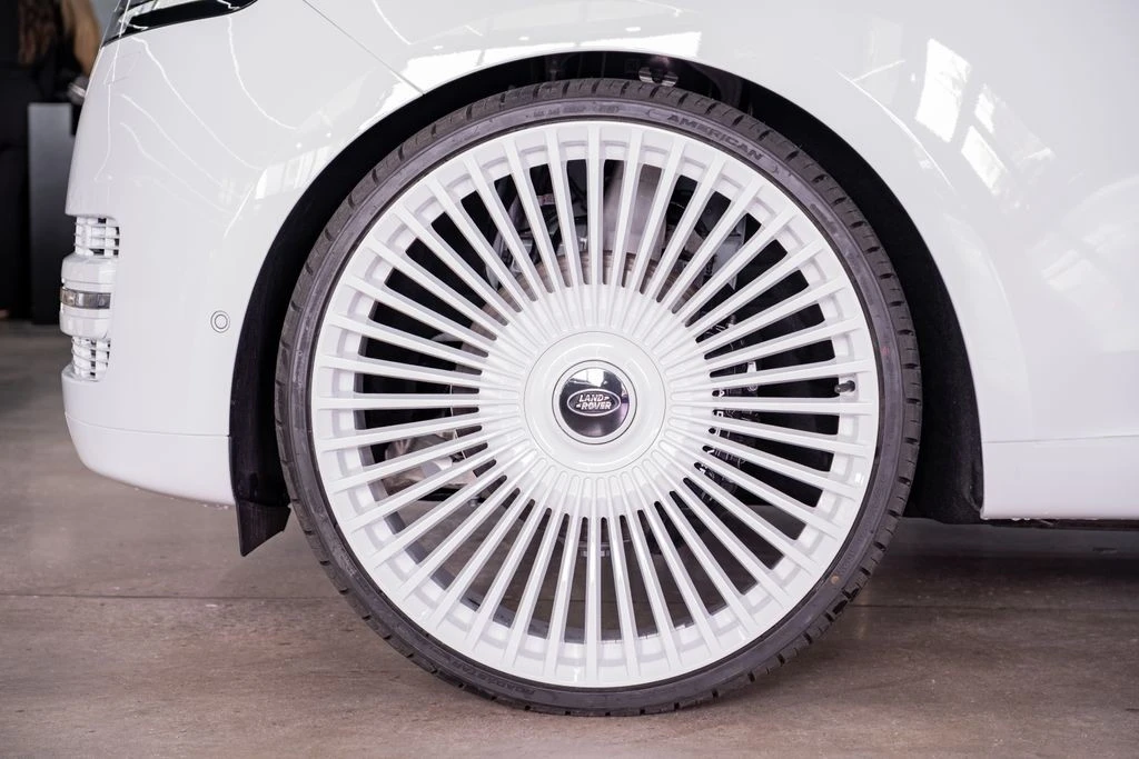 2026 Land Rover Range Rover L460 - Image 8 of 31