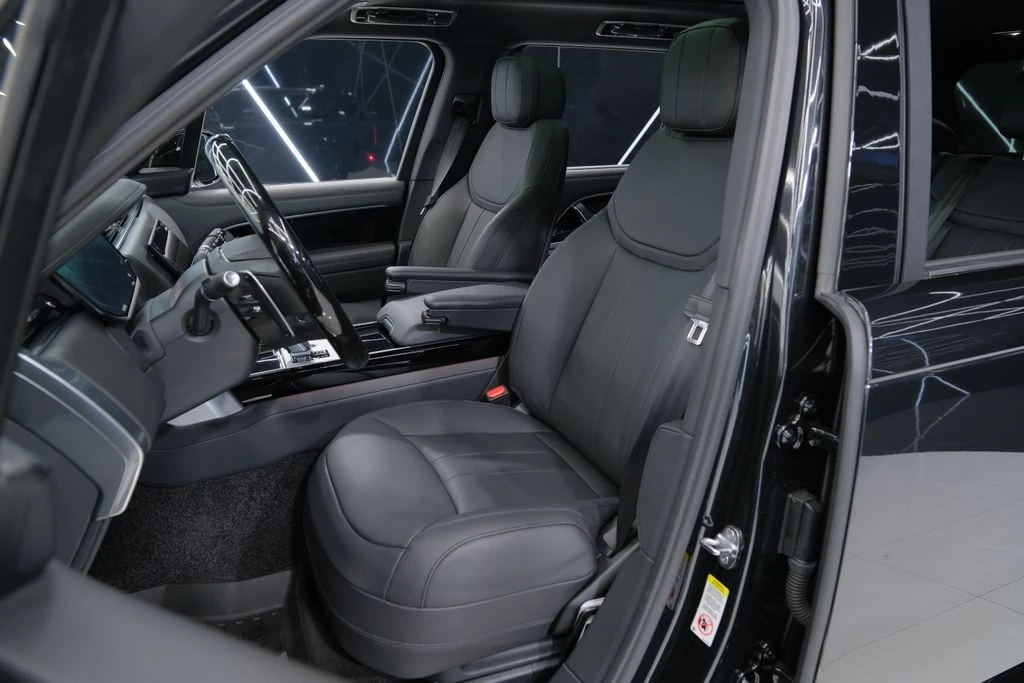 2026 Land Rover Range Rover L460 - Image 23 of 31