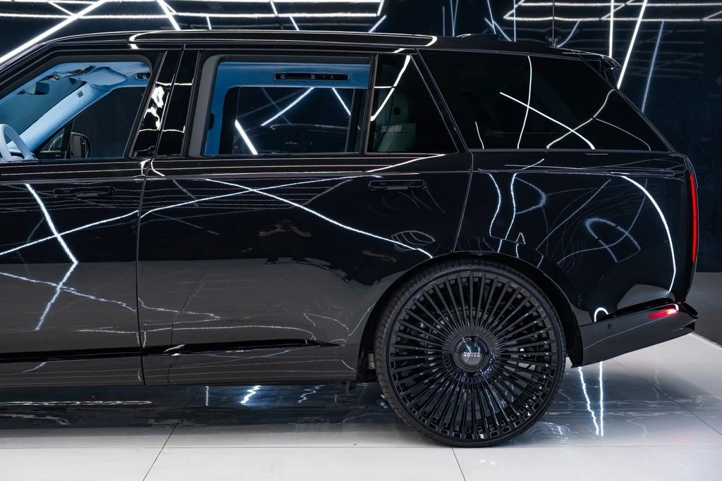 2026 Land Rover Range Rover L460 - Image 9 of 31