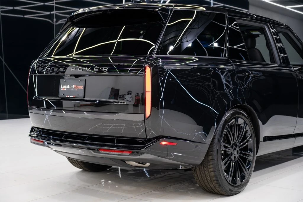 2026 Land Rover Range Rover L460 - Image 16 of 31