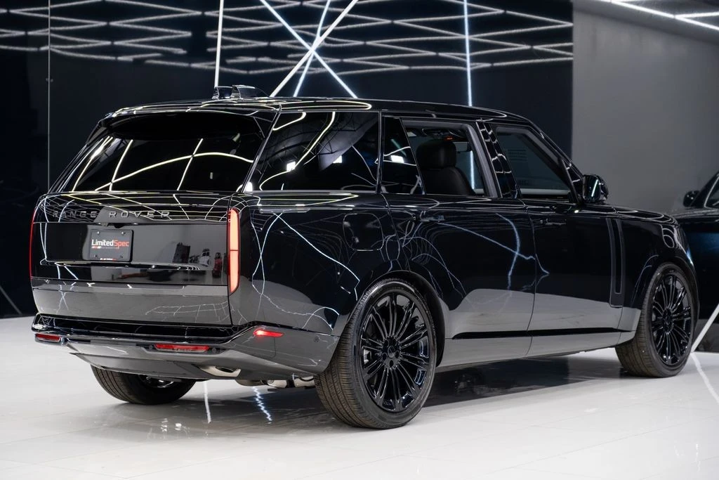 2026 Land Rover Range Rover L460 - Image 17 of 21