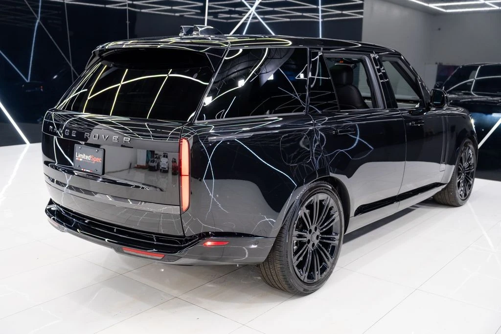 2026 Land Rover Range Rover L460 - Image 18 of 21