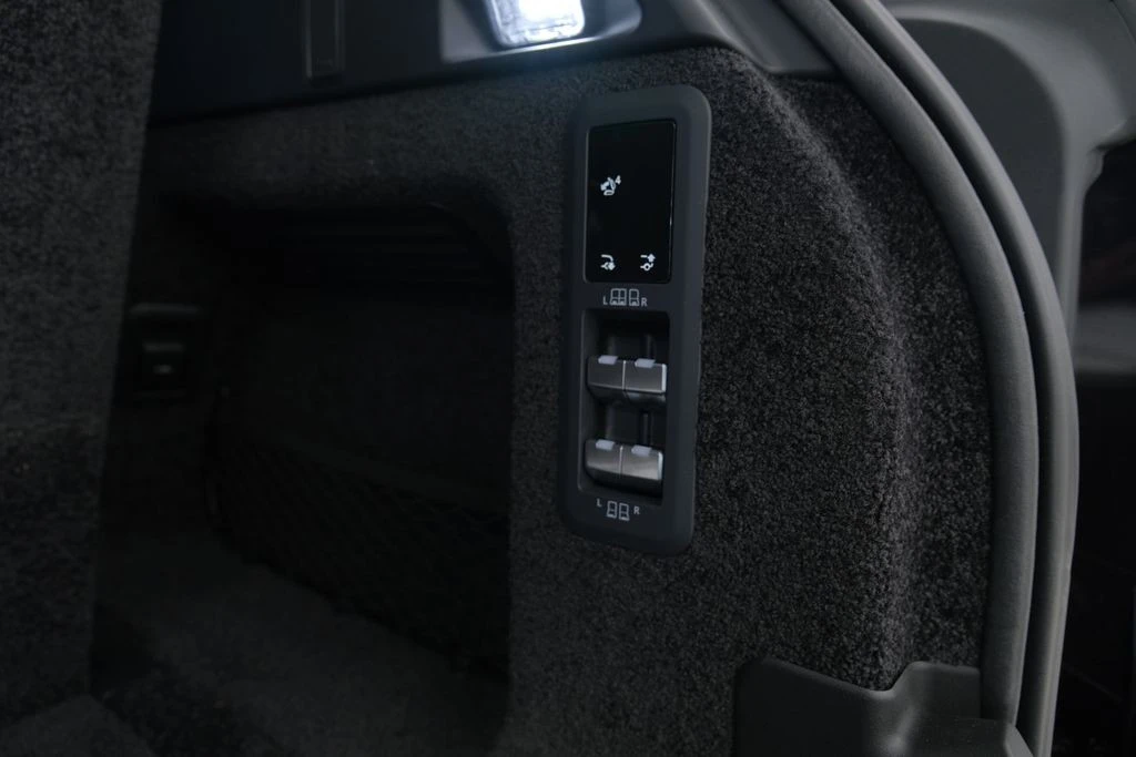 2026 Land Rover Range Rover L460 - Image 20 of 31