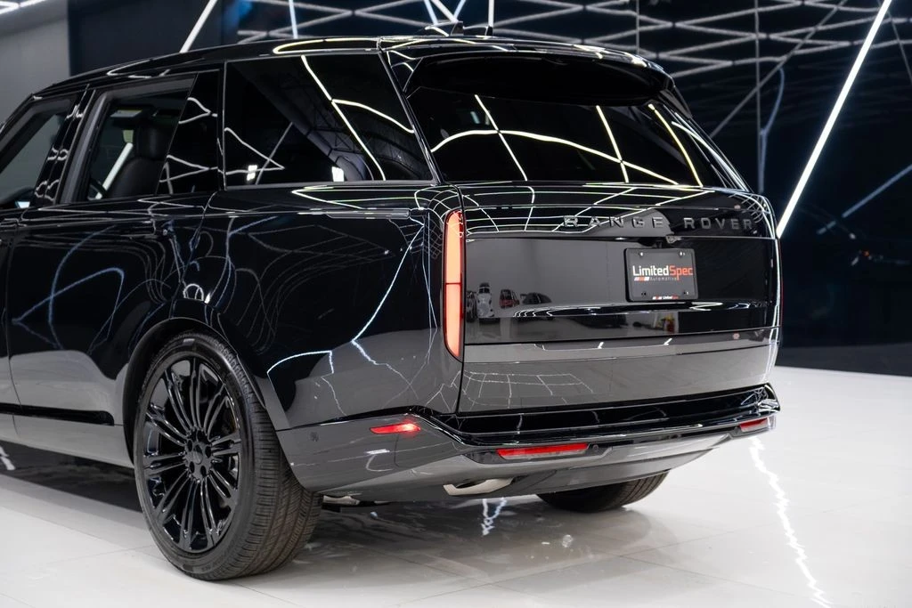 2026 Land Rover Range Rover L460 - Image 14 of 31