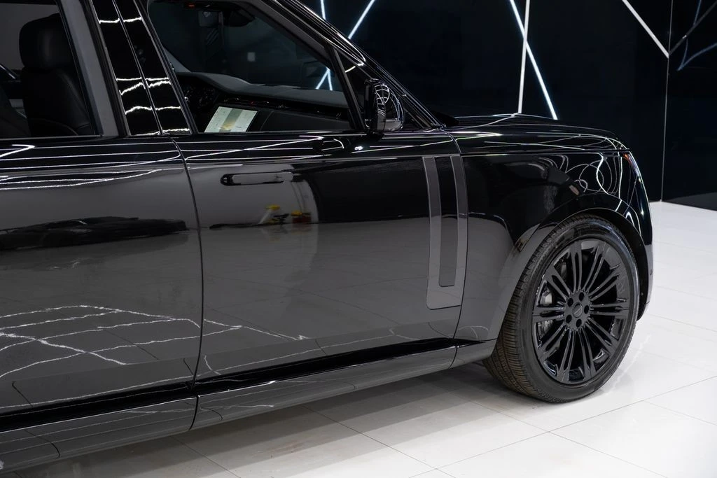 2026 Land Rover Range Rover L460 - Image 12 of 31