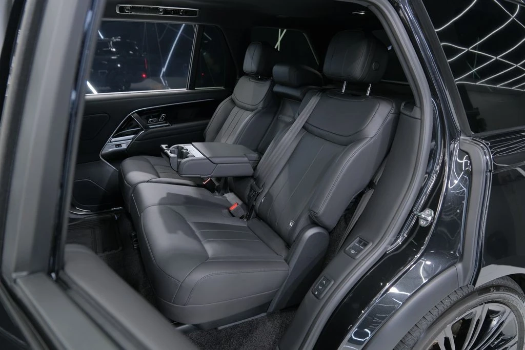 2026 Land Rover Range Rover L460 - Image 31 of 31