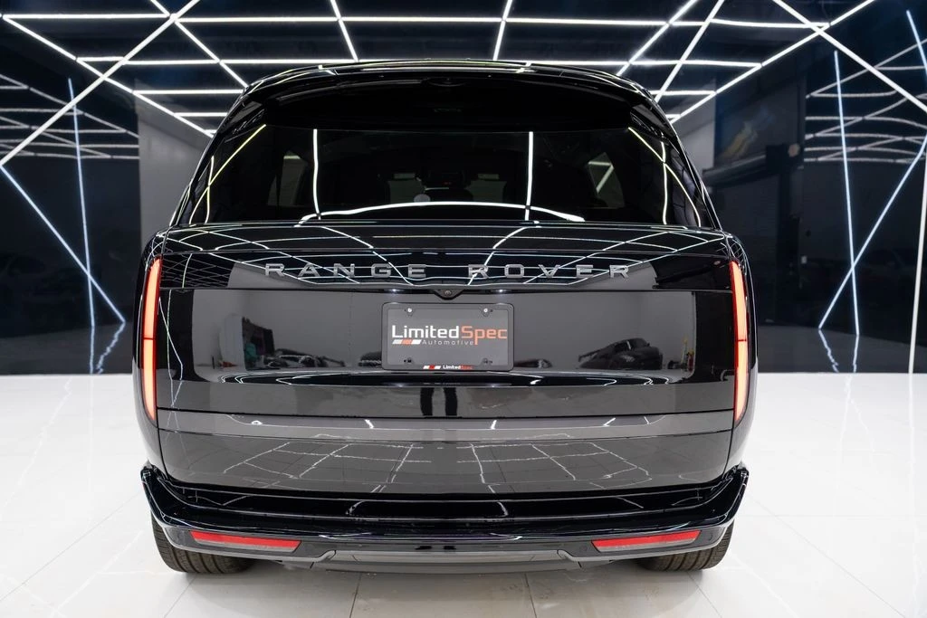 2026 Land Rover Range Rover L460 - Image 19 of 31