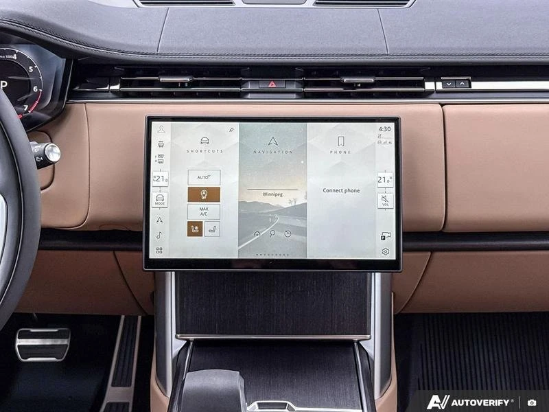 2026 Land Rover Range Rover L460 - Image 15 of 19