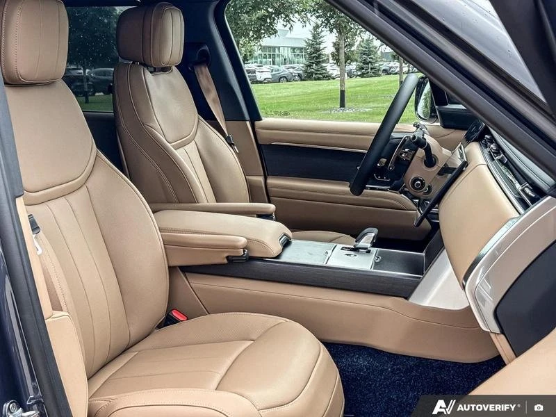 2026 Land Rover Range Rover L460 - Image 17 of 19