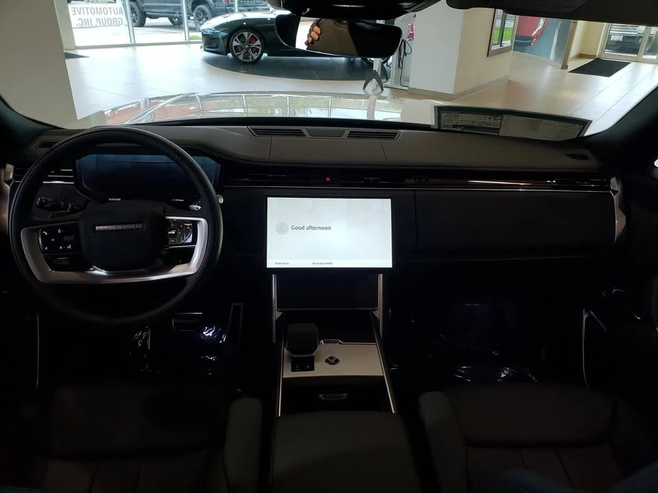 2026 Land Rover Range Rover L460 - Image 11 of 20