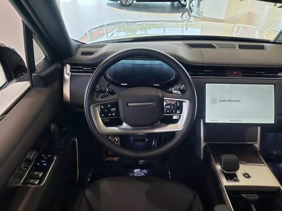 2026 Land Rover Range Rover L460 - Image 12 of 20