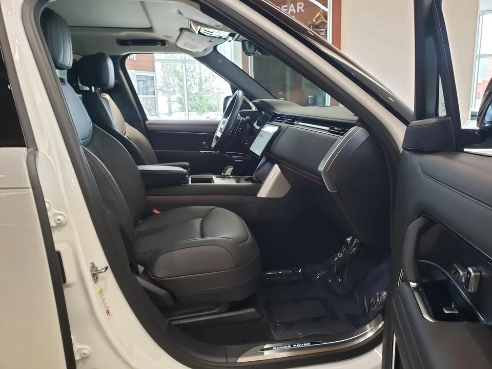 2026 Land Rover Range Rover L460 - Image 15 of 20