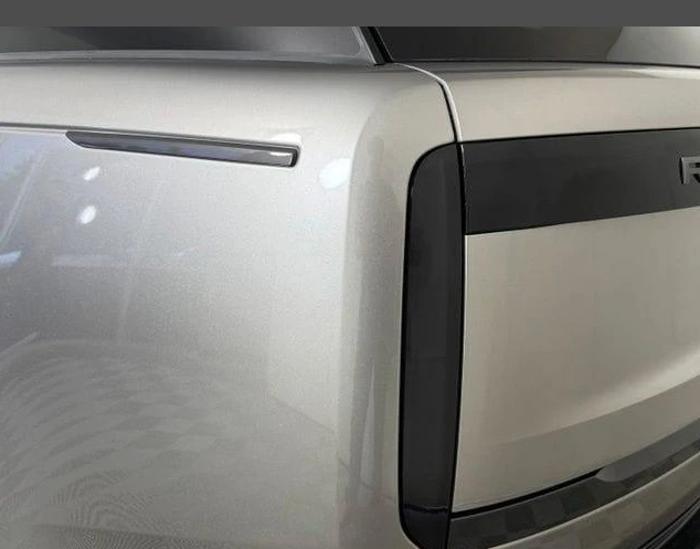 2026 Land Rover Range Rover L460 - Image 4 of 11