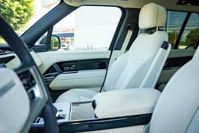 2026 Land Rover Range Rover L460 - Image 20 of 31