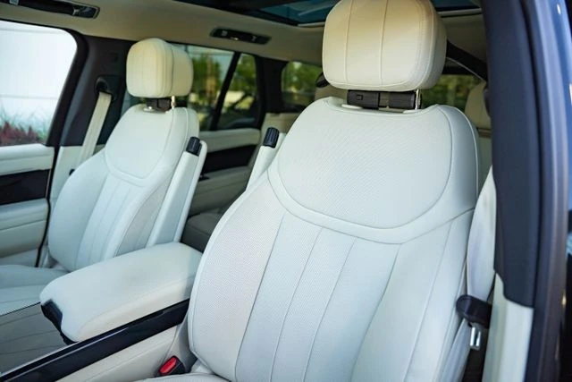 2026 Land Rover Range Rover L460 - Image 18 of 31