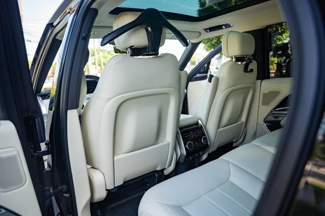 2026 Land Rover Range Rover L460 - Image 24 of 31