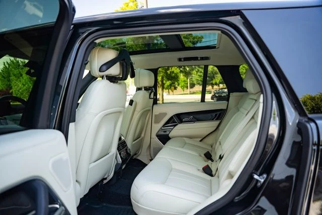 2026 Land Rover Range Rover L460 - Image 28 of 31