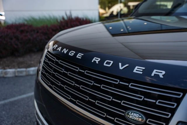 2026 Land Rover Range Rover L460 - Image 14 of 31
