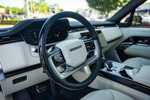 2026 Land Rover Range Rover L460 - Image 17 of 31