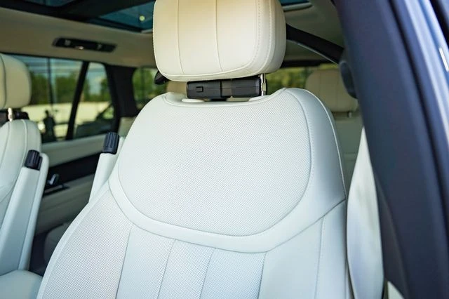 2026 Land Rover Range Rover L460 - Image 21 of 31