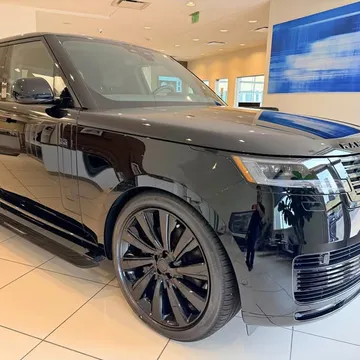 2026 Land Rover Range Rover SV Black SWB P615