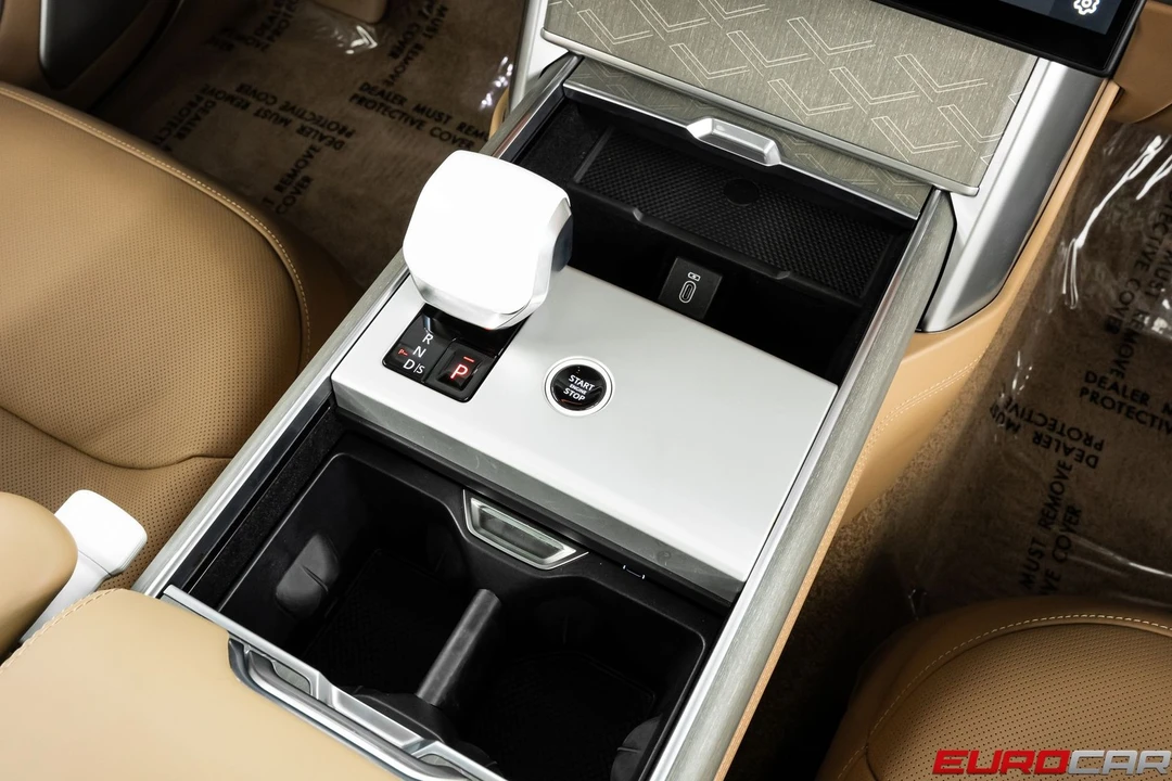 2026 Land Rover Range Rover L460 - Image 31 of 31