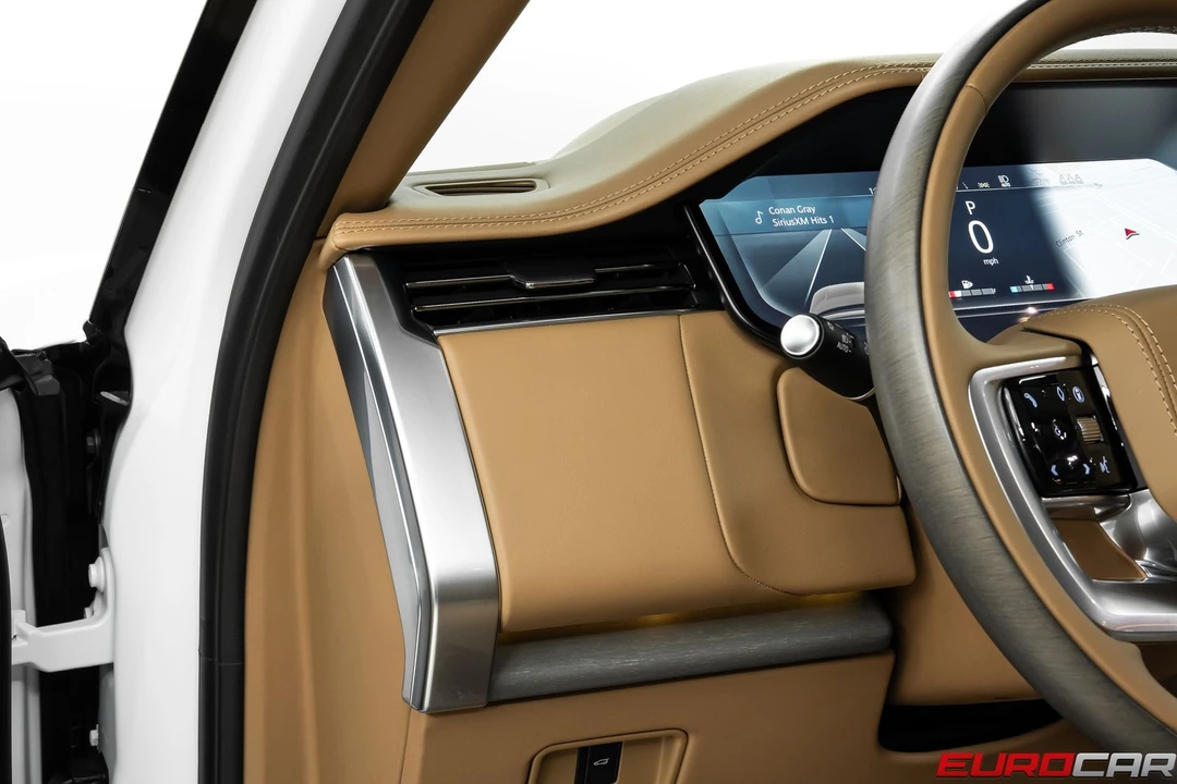 2026 Land Rover Range Rover L460 - Image 28 of 31