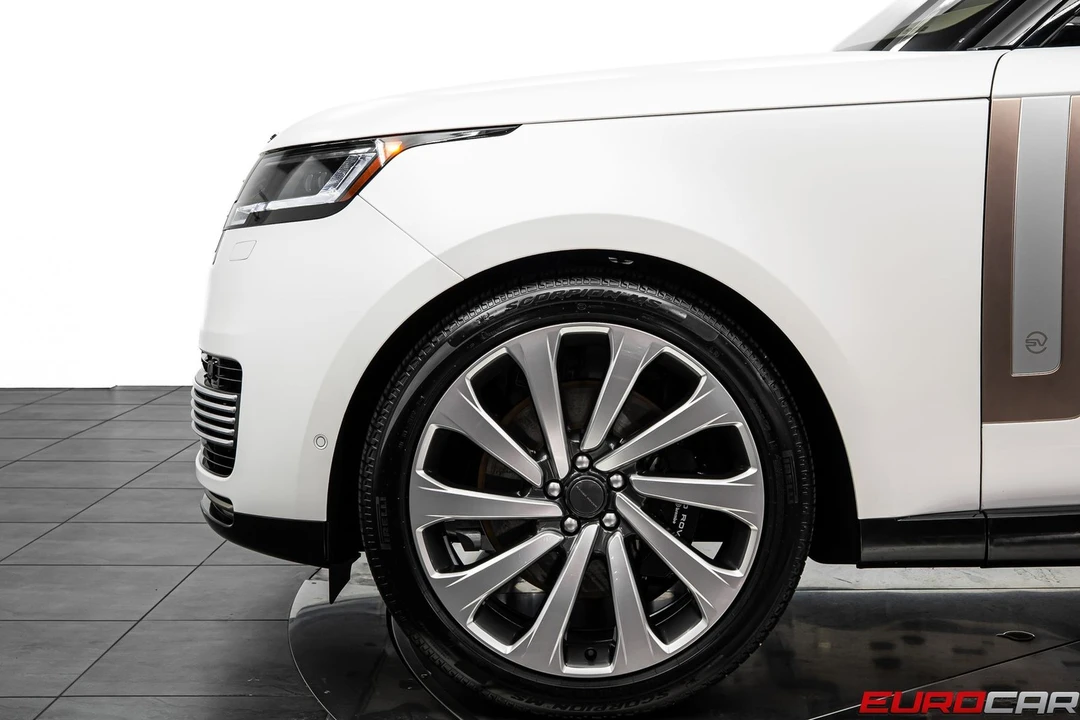 2026 Land Rover Range Rover L460 - Image 13 of 31