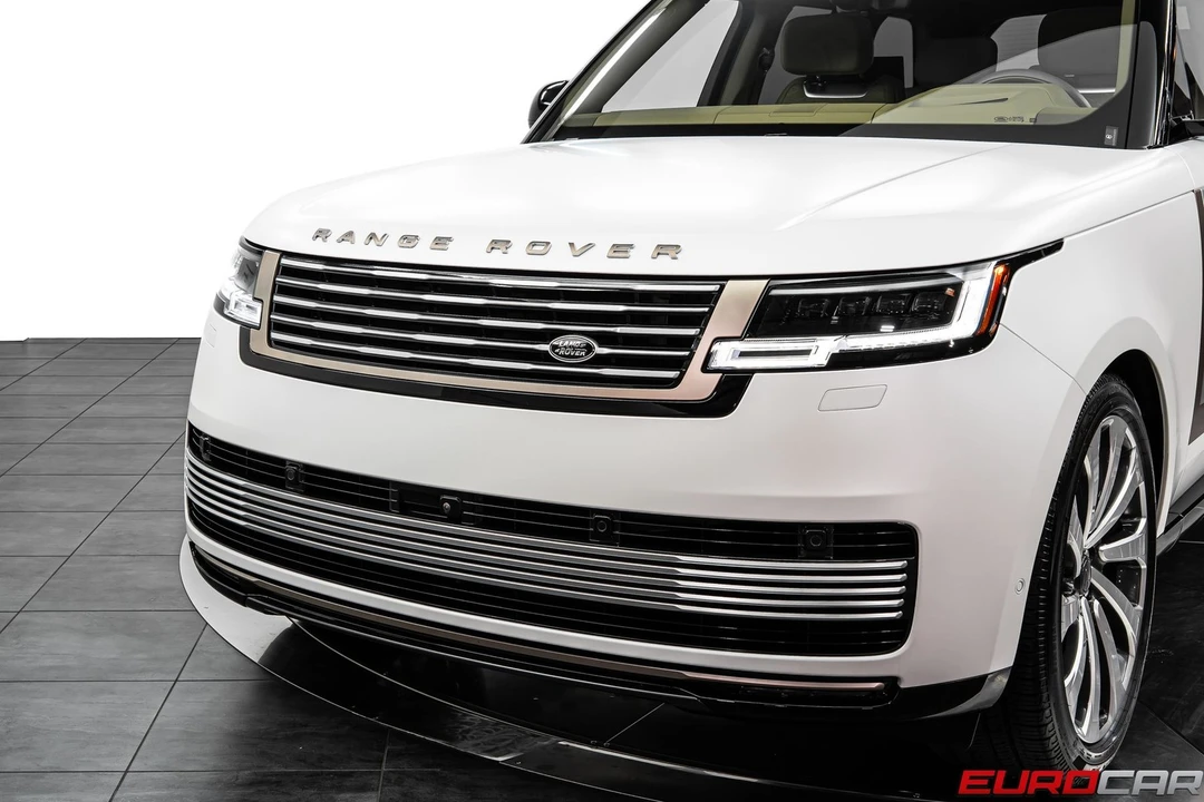 2026 Land Rover Range Rover L460 - Image 12 of 31