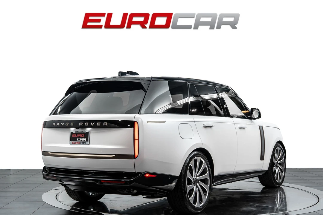 2026 Land Rover Range Rover L460 - Image 5 of 31
