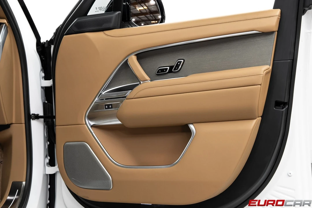 2026 Land Rover Range Rover L460 - Image 24 of 31