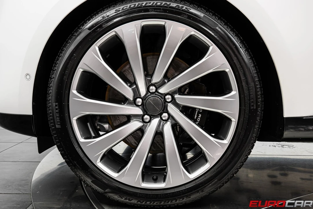 2026 Land Rover Range Rover L460 - Image 21 of 31