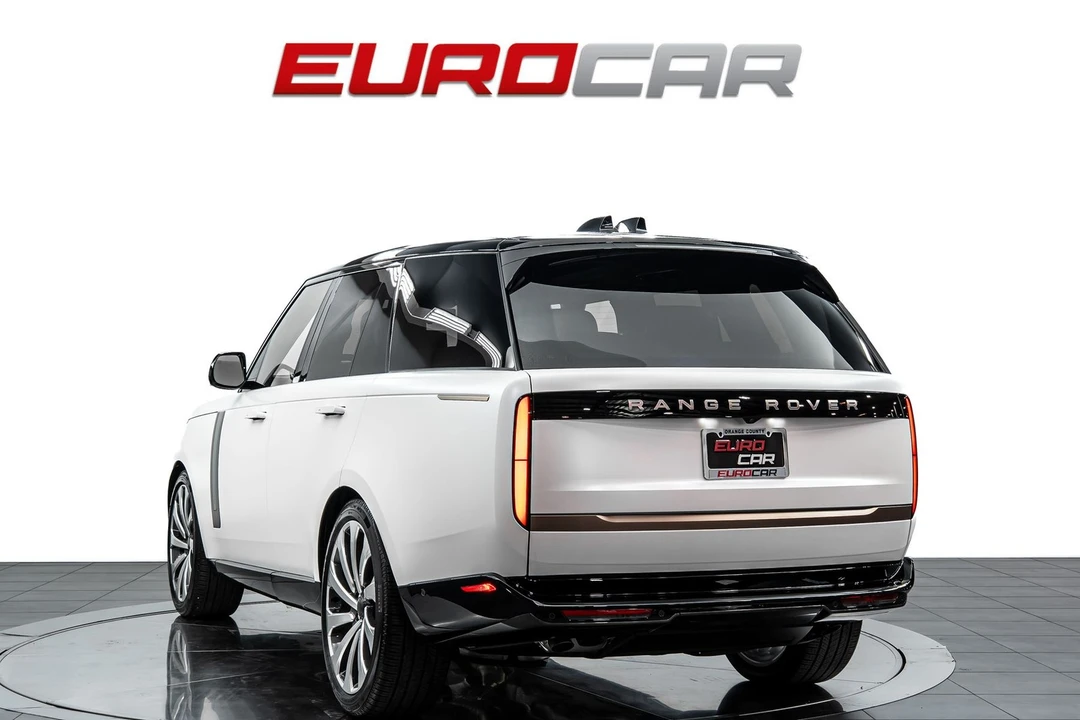 2026 Land Rover Range Rover L460 - Image 3 of 31