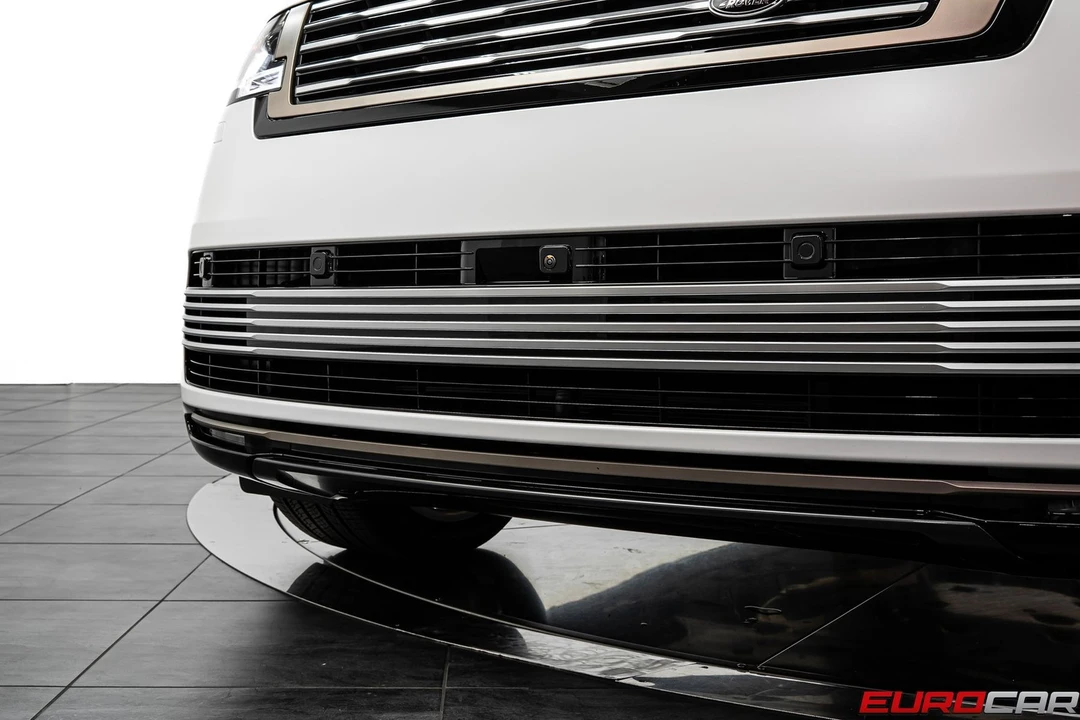 2026 Land Rover Range Rover L460 - Image 11 of 31