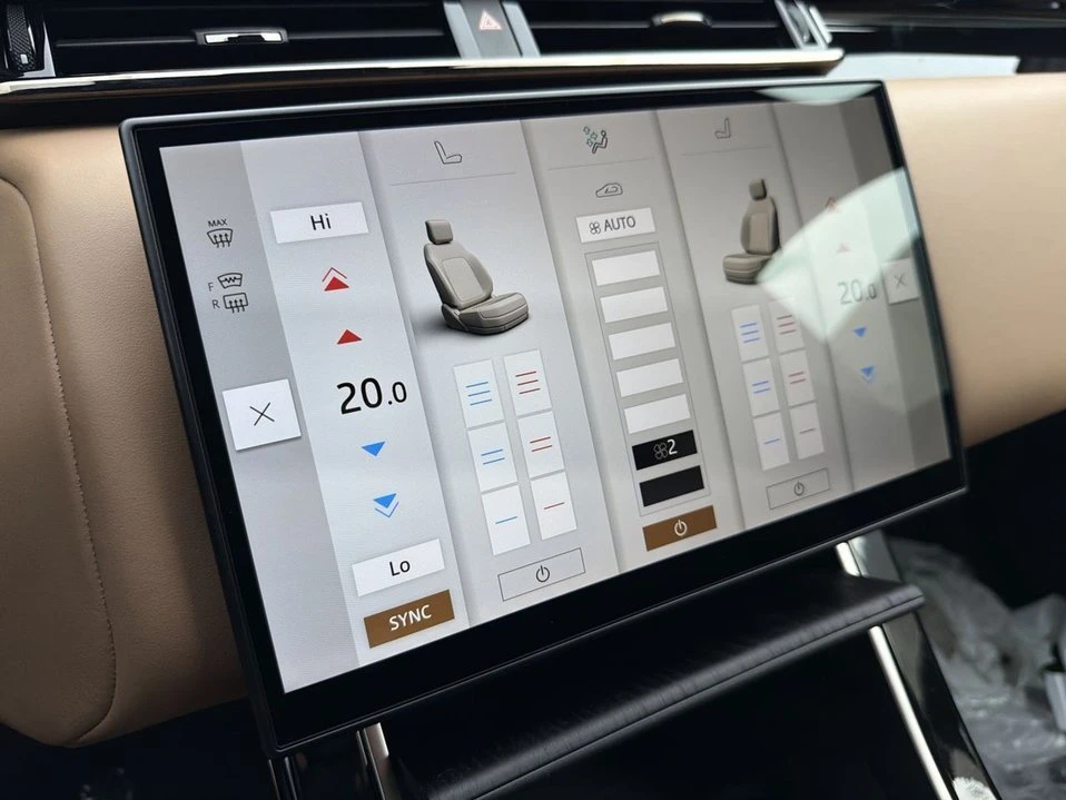 2026 Land Rover Range Rover Velar - Image 13 of 18